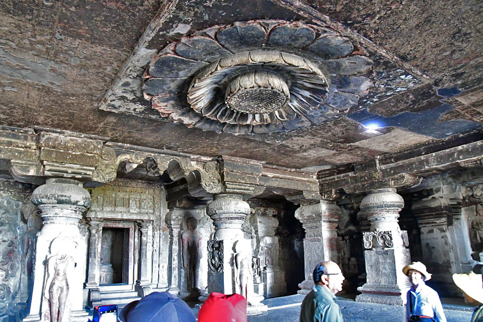 中部インド事情：エローラ石窟群